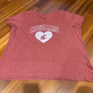 WSU Cougars Women’s XXL Graphic T-Shirt Red V-Neck Short Sleeve NCAA Collegian